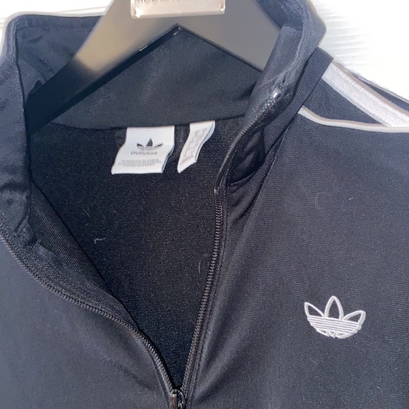 Adidas originals tracksuit - Picture 2 of 2